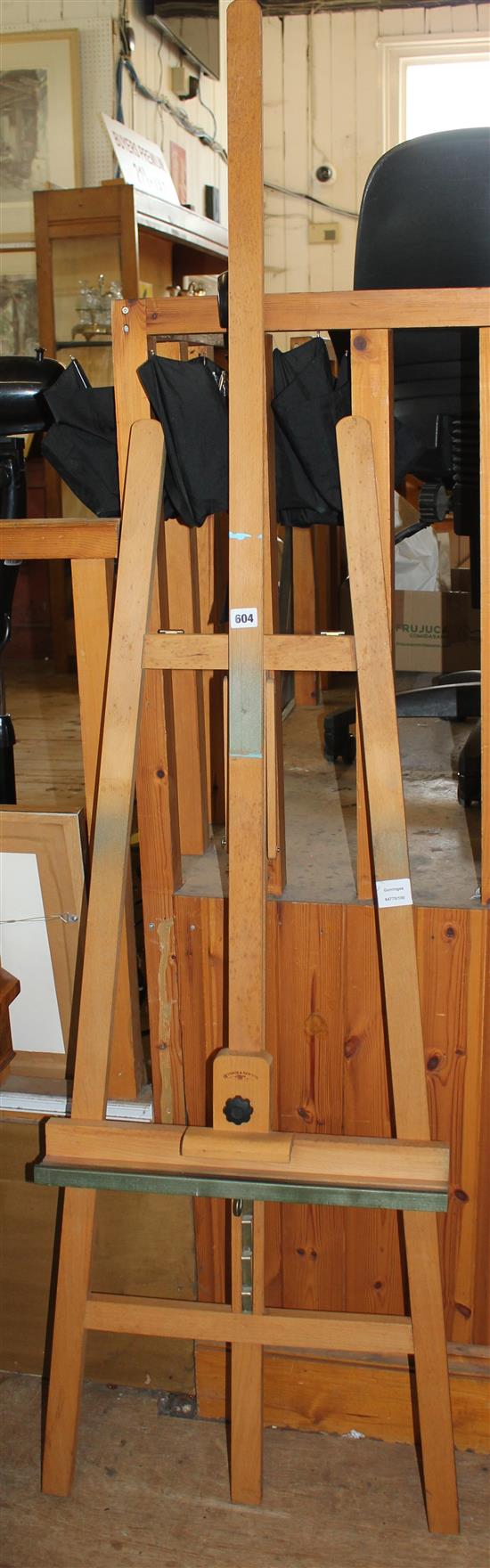 Artists easel